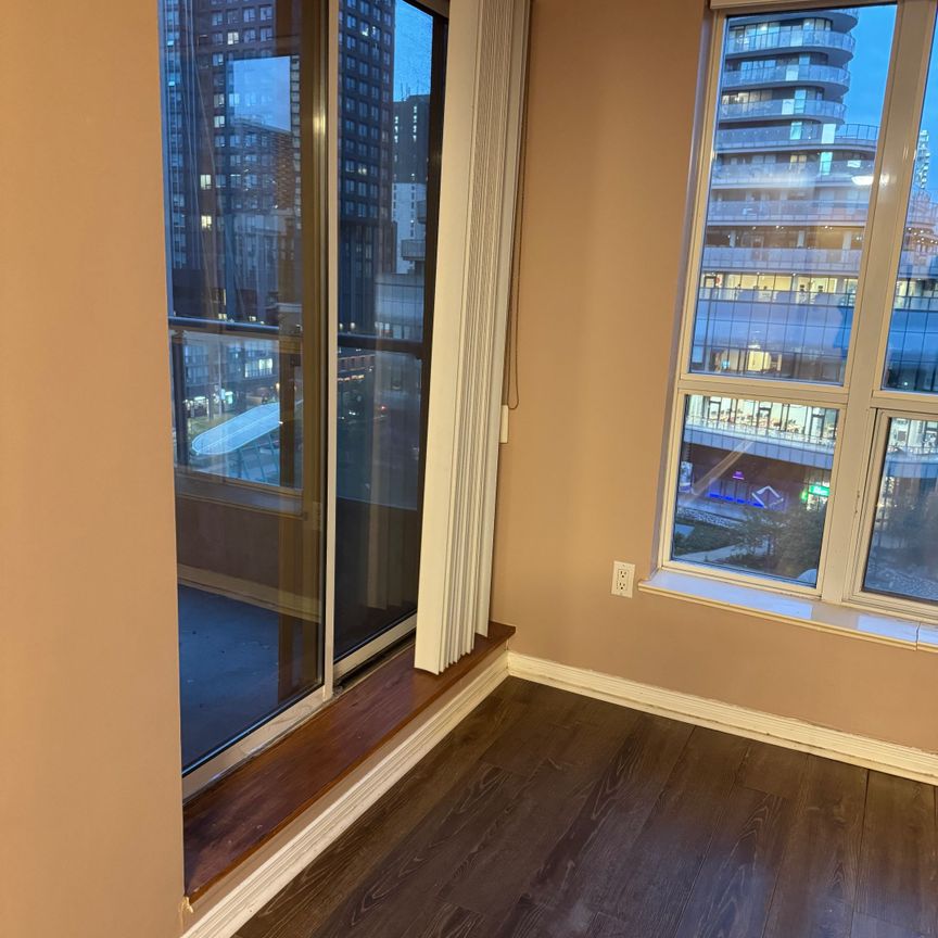 For Lease - 909 Bay Street Unit# 712, Toronto, Ontario - Photo 1
