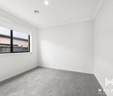 Modern Living House! - Photo 4