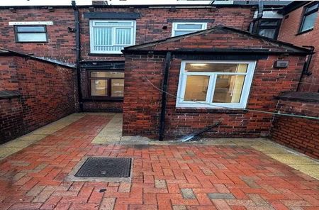 Butterworth Street, Chadderton, Oldham, Greater Manchester, OL9 - Photo 4