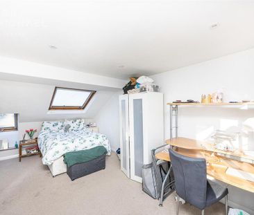 4 bedroom terraced house to rent - Photo 5