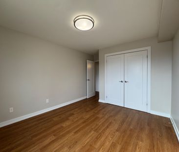 For Lease - 5611 Valley Way Unit# 127, Niagara Falls, Ontario - Photo 6