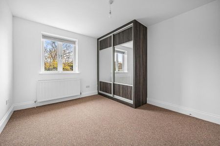 3 bedroom detached house to rent - Photo 4