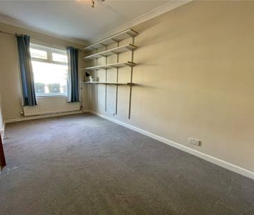 Gleadowe Avenue, Christchurch, Dorset, BH23 - Photo 2