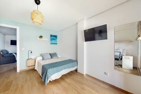 Avinguda de la Constitució, Valencia, Valencian Community 46009 - Photo 5