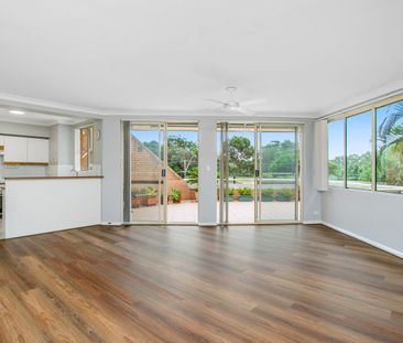 Spacious townhouse set in a convenient location - Photo 2