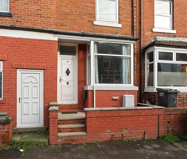 2 bedroom terraced house to rent - Photo 1