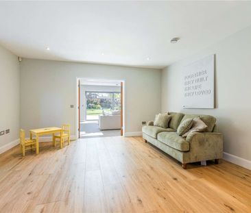 An immaculately presented modern home in prime Sevenoaks setting - Photo 2