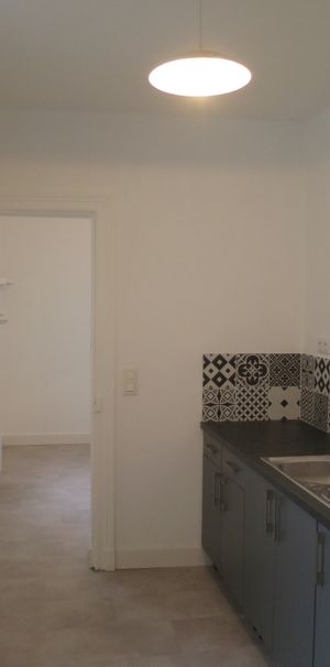 Appartement à louer - REIMS CLAIRMARAIS - Photo 1