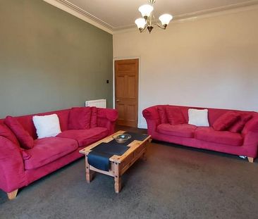 2 bedroom flat to rent - Photo 2