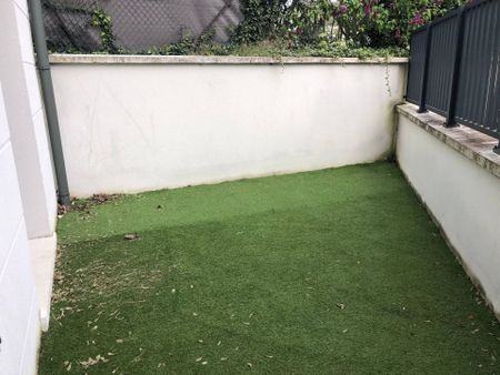 Studio en Rez-de-Jardin SARTROUVILLE - Photo 5