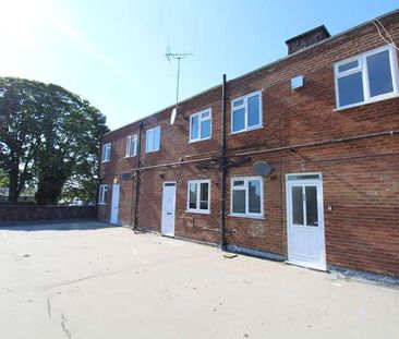 Bedroom House Above Shops - Stopsley, LU2 - Photo 5