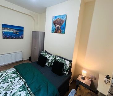 Balfour Avenue, Room 1, BT72EX, Belfast - Photo 5