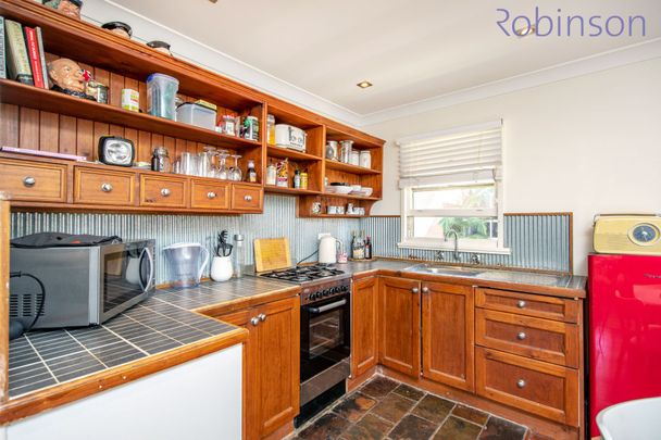 Well presented unit close to the beach and local shopping precinct. - Photo 1