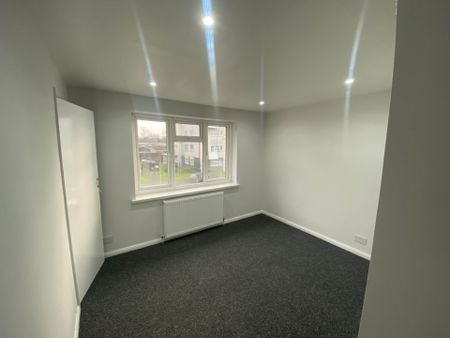 Price £1,675 pcm - Available Now - Unfurnished - Photo 4