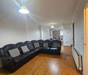 Room in a Shared House, Bankwell St, M15 - Photo 1