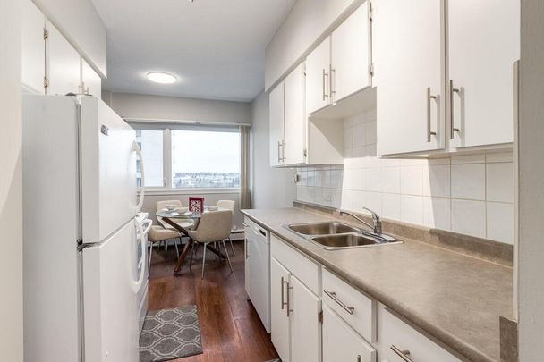 Classic Suite - 1 Bedroom - Photo 1