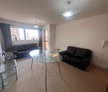 2 bedroom Flat To Let - Photo 5