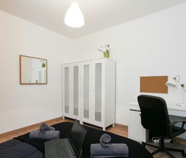 Carrer d'Alí bei, Barcelona, Catalonia 08013 - Photo 3