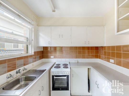 8/162 Barkers Road, Hawthorn - Photo 1