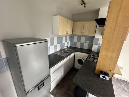 2 bedroom flat to rent - Photo 3