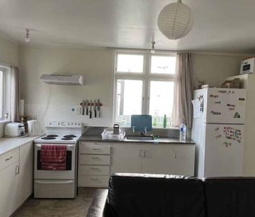 FOUR BEDROOMS - STUDENT RENTAL - Photo 4