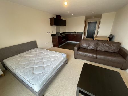 Studio to rent - Photo 2