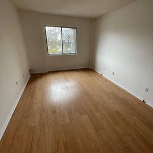 1 CH - 1 SDB - Côte Saint-Luc - $1,304 /mo - Photo 2
