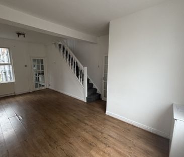 Spencer Street - Photo 1