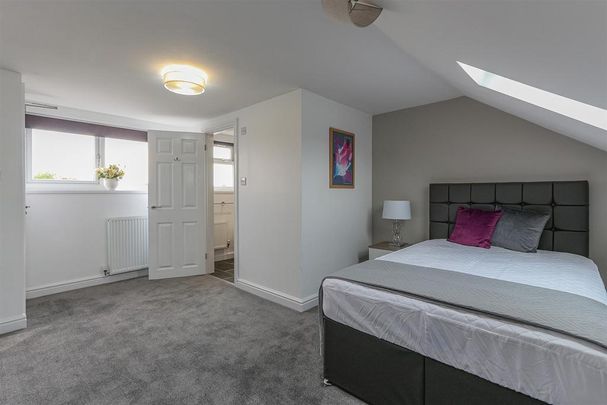 1 bedroom in a house share to rent - Photo 1