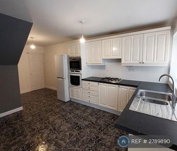 3 bedroom semi-detached house to rent - Photo 6