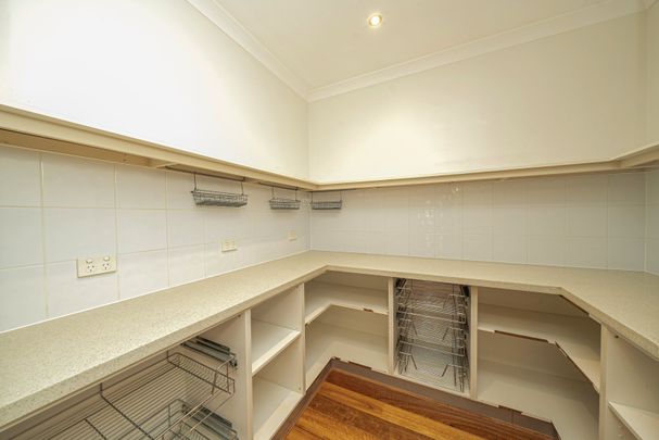 Contemporary Family Home in the Heart of Berwick - Available now - Photo 1