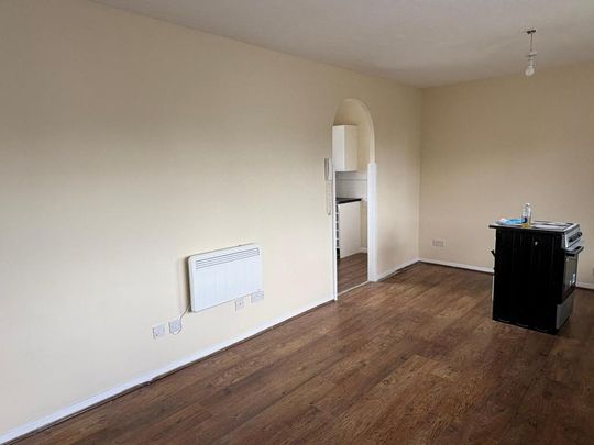 2 bedroom block of apartments to rent - Photo 1