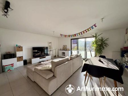 Location Appartement 4 pièces 83 m2 à Valentigney - Photo 2