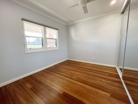 Charming Modern Cottage - Photo 4