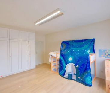 LICHTERVELDE - ZEER RUIM APPARTEMENT MET 3 SLPKS + garagebox - Photo 6