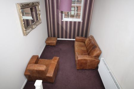 Medwyn Street, Victoria Park Mews, 2/2, Glasgow, Whiteinch, G14 9QL - Photo 2