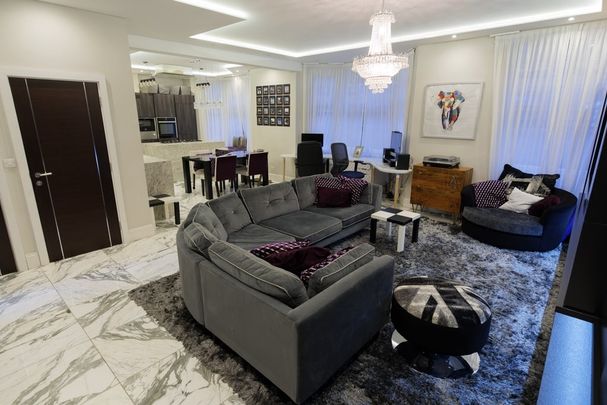 2 Bed Flat, Portman Mansions, W1U - Photo 1