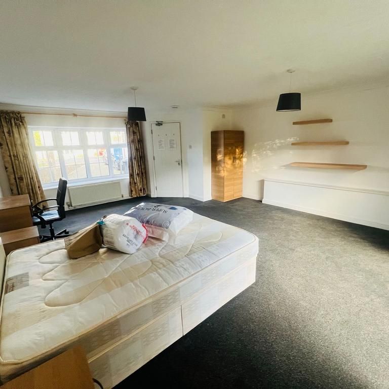 4 bedroom house share to rent - Photo 1