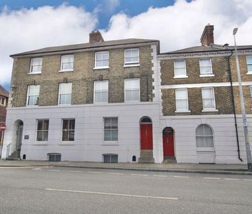 4 bedroom terraced house to rent - Photo 2