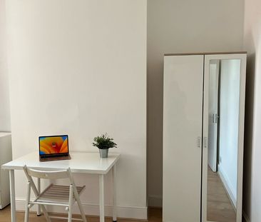 Room in a Shared House, Mora Road, NW2 - Photo 4