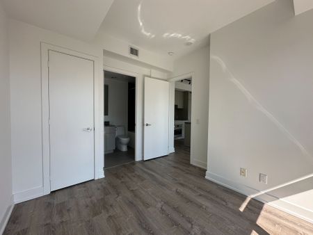 For Lease - 7 Grenville Street Unit# 2207, Toronto, Ontario - Photo 3