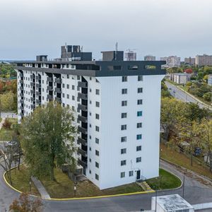 Emerald Towers - Photo 3