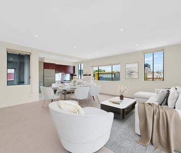 Sunlit Top-Floor Elwood Retreat with Stunning Sunset Views - Photo 4