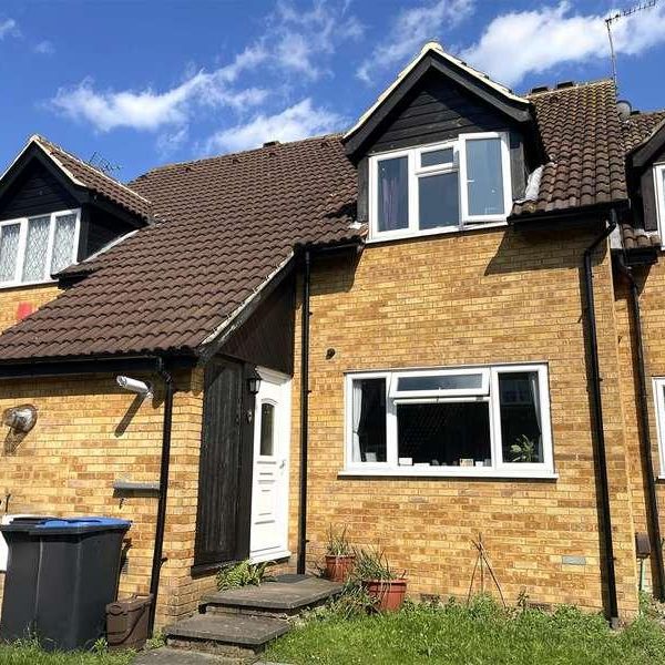 Mahon Close, Enfield, EN1 - Photo 1