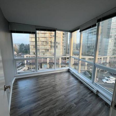 **Large 2 Bed, 2 Bath Next to Skytrain** - Photo 4