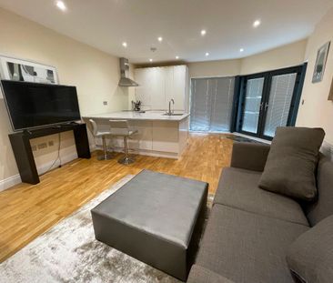 New Town House, Lind Road, Sutton - Photo 3