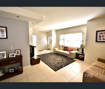 Three Bedroom Townhouse - Photo 5