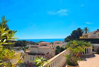 LONG TERM RENTAL Beautiful villa with sea views for rent in Benissa coast with 5 bedrooms.