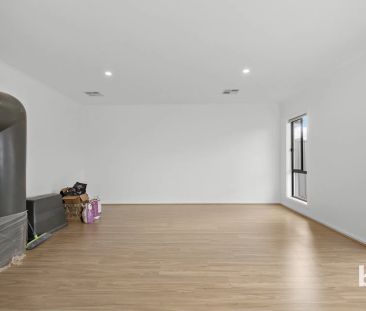 Brand-New Four-Bedroom Home with Ducted Comfort in Munno Para West - Photo 1