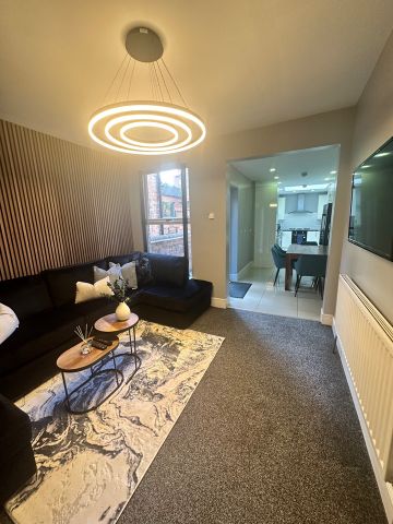 6 Bed End Terrace, Balfour Road, NG7 - Photo 3